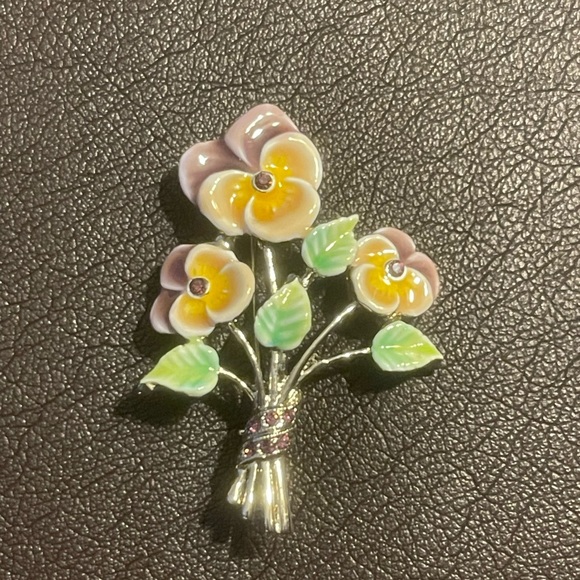 Monet Flower Bouquet Brooch - Picture 4 of 4